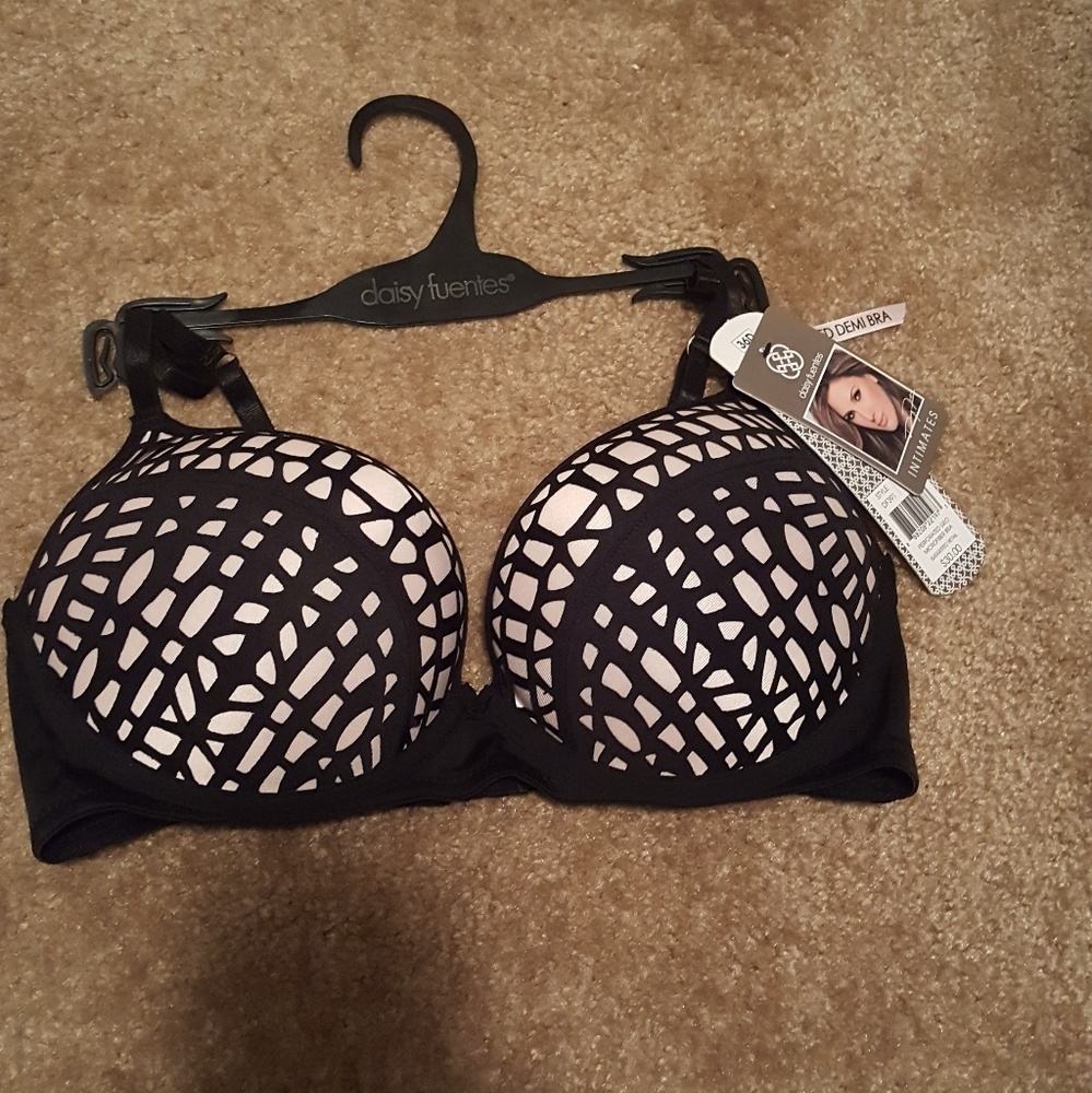 Daisy Fuentes push up bra 36D